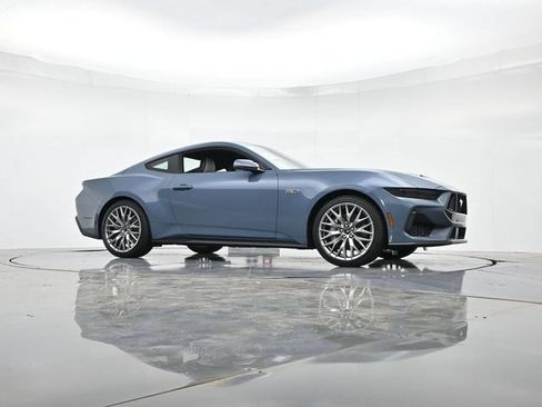 Used 2025 Ford Mustang GT Premium RWD image 11