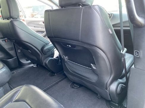 Certified 2025 Chrysler Pacifica Select image 32