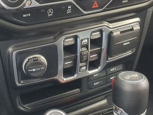 Used 2022 Jeep Wrangler Unlimited Sport image 26