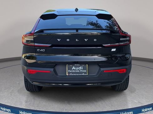 Used 2022 Volvo C40 P8 Recharge Ultimate image 7