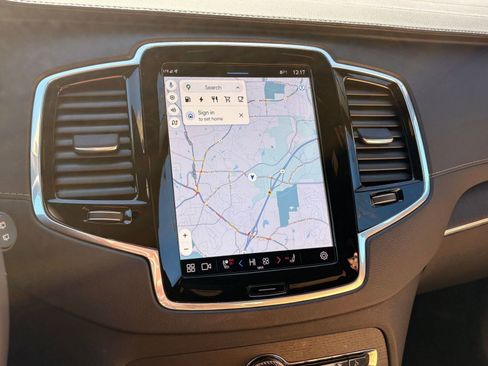 Certified 2024 Volvo XC90 T8 Ultimate w/ Protection Package Premier image 29