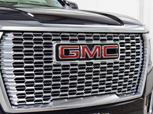 Used 2024 GMC Yukon Denali AWD/4WD image 11