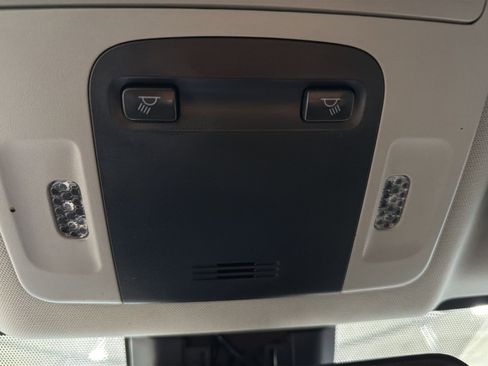 Used 2018 Toyota Camry SE w/ Convenience Package image 23