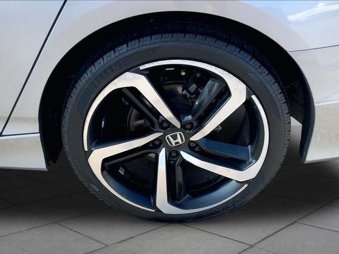 Used 2021 Honda Accord Sport image 11