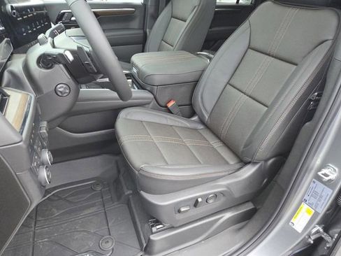 New 2026 Chevrolet Suburban High Country AWD/4WD image 39