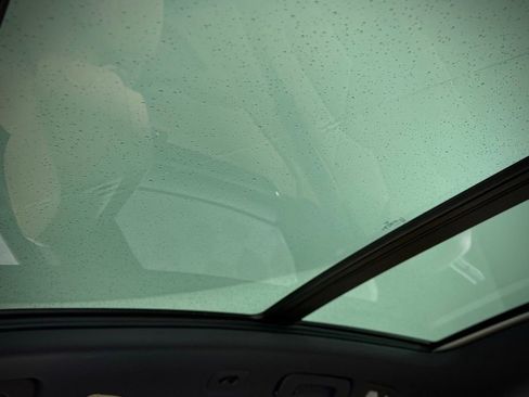 Certified 2024 Porsche Macan image 29