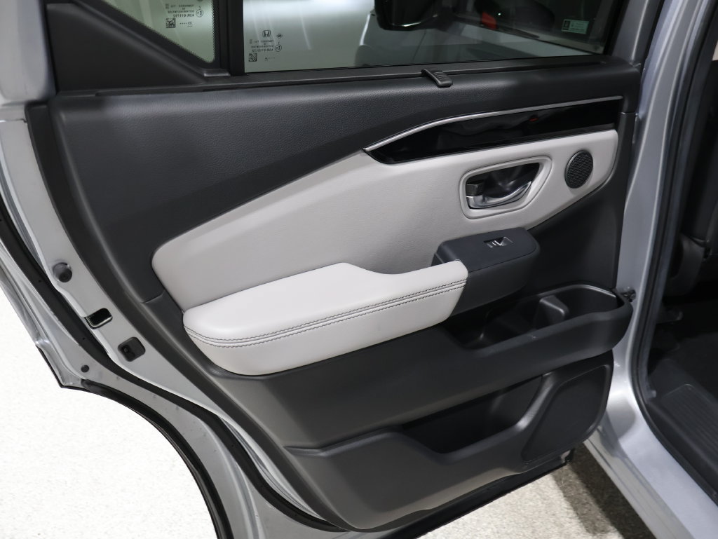 Used 2024 Honda Pilot Touring image 18