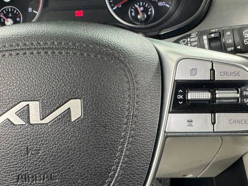 Used 2022 Kia Telluride S FWD image 23