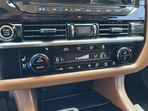 Used 2023 Nissan Pathfinder Platinum FWD image 15