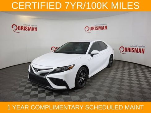 Used 2024 Toyota Camry SE w/ Convenience Package FWD image 3