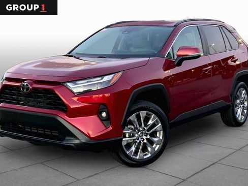 Used 2025 Toyota RAV4 XLE Premium FWD image 1