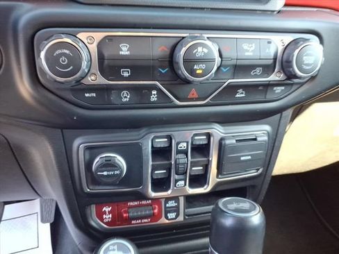 Used 2022 Jeep Wrangler Unlimited Rubicon AWD/4WD image 26