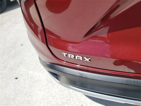 Used 2024 Chevrolet Trax LT image 7