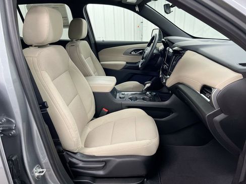 Used 2023 Chevrolet Traverse LS image 21