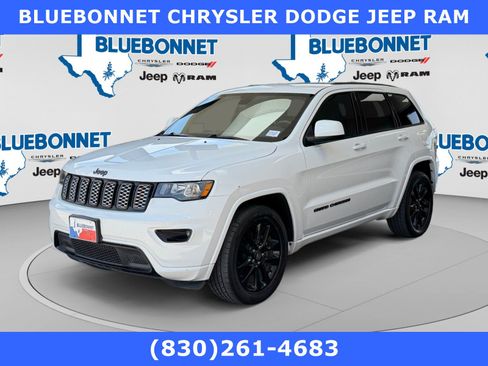 Certified 2017 Jeep Grand Cherokee Altitude RWD image 1
