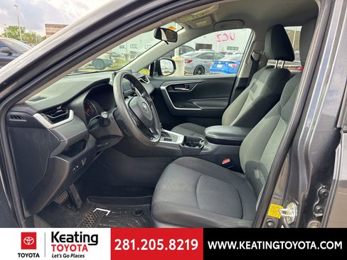 Used 2021 Toyota RAV4 XLE image 15