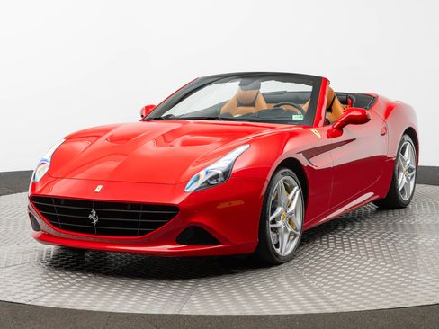 Certified 2016 Ferrari California T RWD image 1