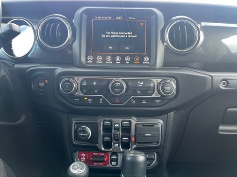 Used 2022 Jeep Wrangler Unlimited Rubicon w/ Xtreme Recon 35" Tire Package image 23