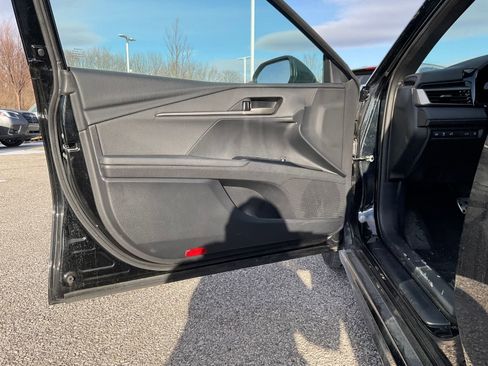 Used 2025 Toyota Camry image 24