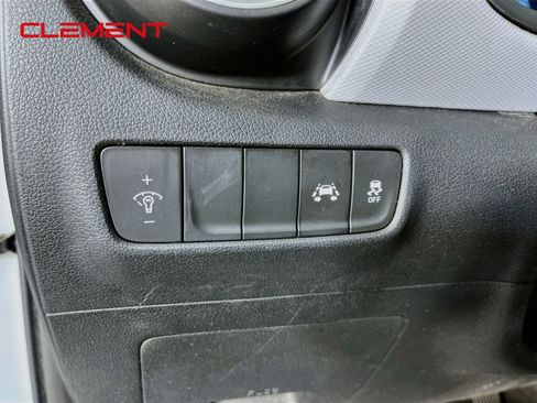 Used 2021 Hyundai Kona SE FWD image 12