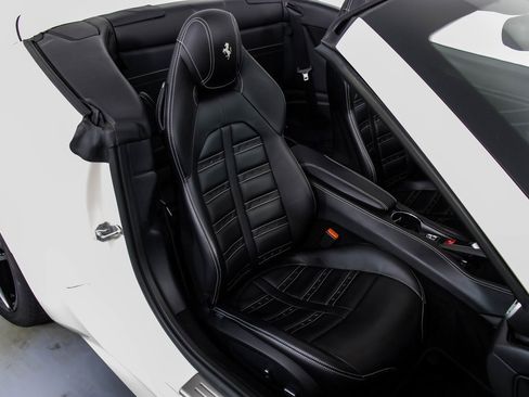 Certified 2017 Ferrari California T image 54