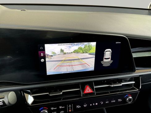 Used 2024 Kia Niro EX FWD image 14