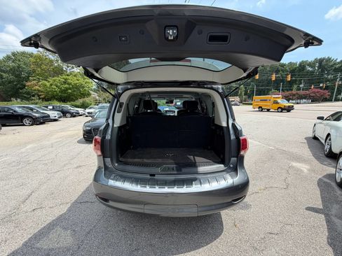 Used 2017 INFINITI QX80 4WD w/ Driver Assistance Package image 31
