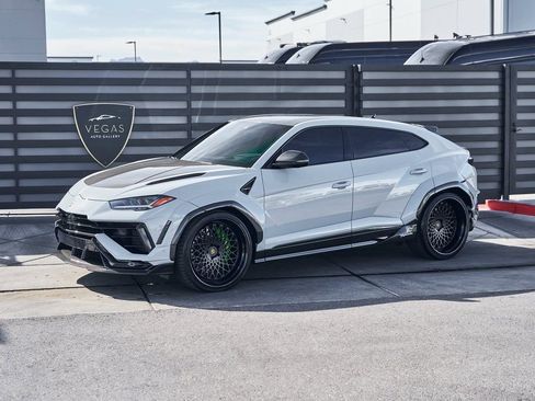 Used 2024 Lamborghini Urus Performante AWD/4WD image 6