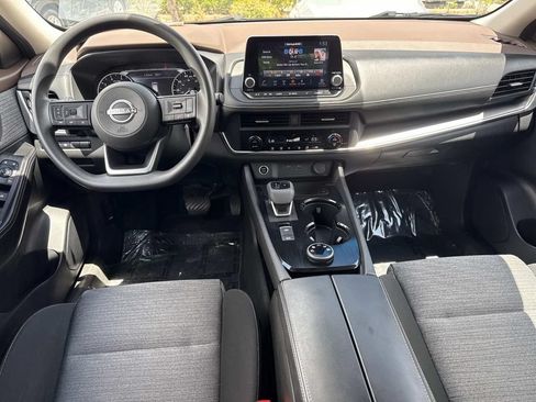 Used 2023 Nissan Rogue SV AWD/4WD image 16