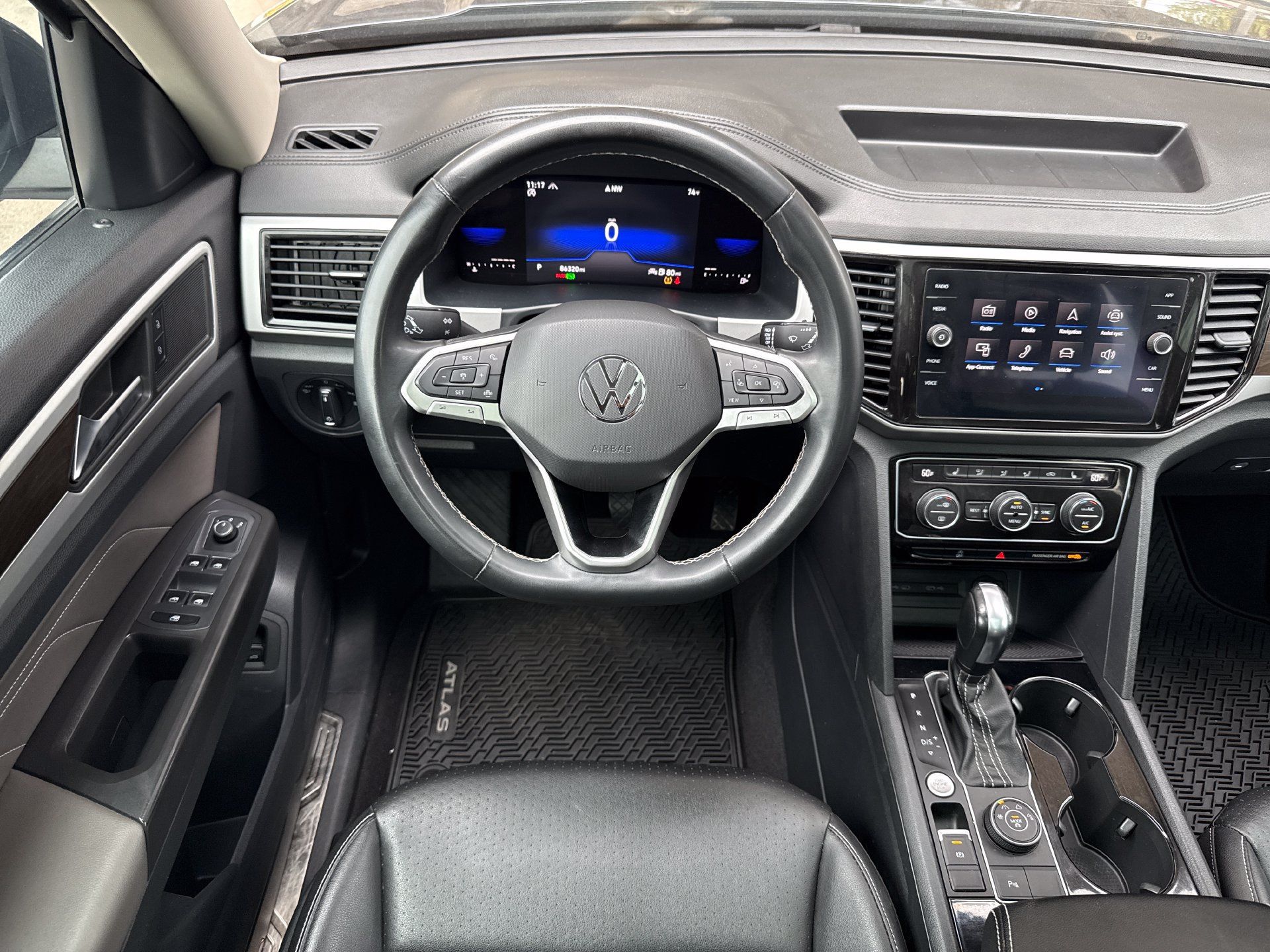 Used 2022 Volkswagen Atlas SE w/ Panoramic Sunroof Package AWD/4WD image 17
