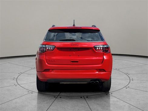 Certified 2022 Jeep Compass Limited image 11