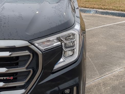 Used 2023 GMC Terrain AT4 image 10