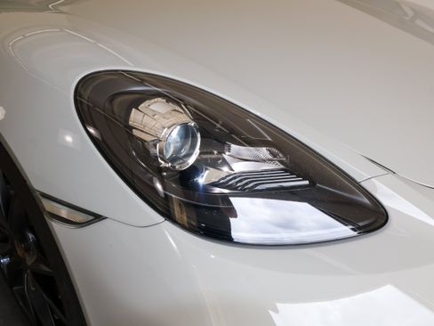 Used 2019 Porsche 718 Cayman RWD image 34