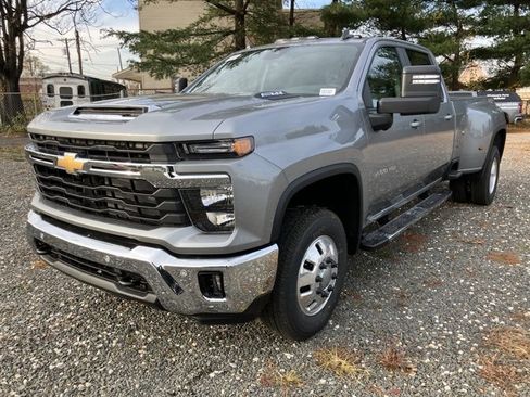 New 2026 Chevrolet Silverado 3500 LT image 3