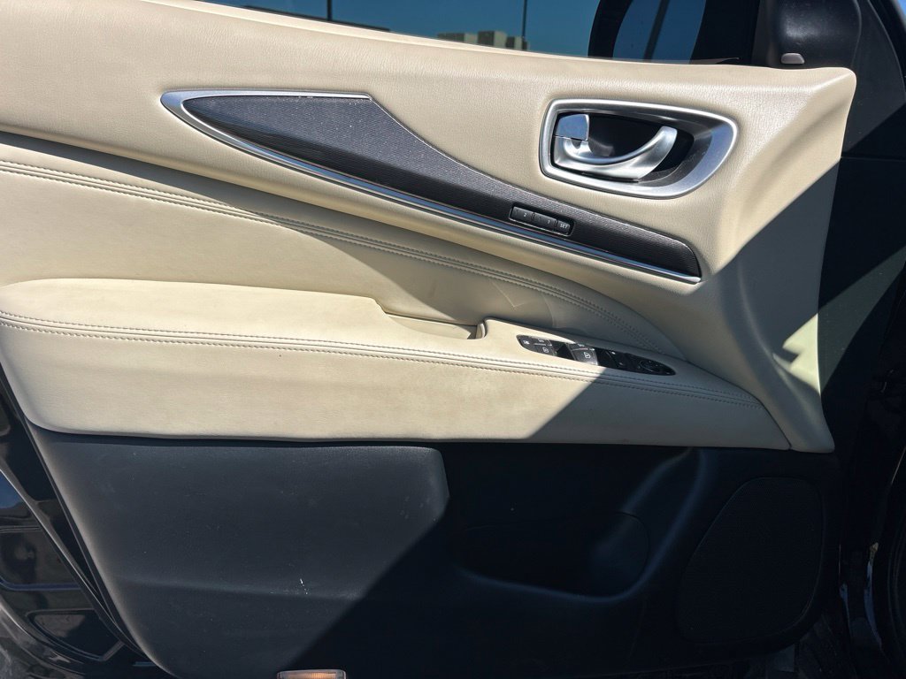 Used 2019 INFINITI QX60 Luxe w/ Essential Package FWD image 10