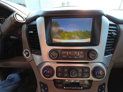 Used 2015 GMC Yukon XL SLT w/ HD Trailering Package AWD/4WD image 11