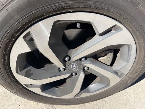 Used 2024 Subaru Forester Touring image 9