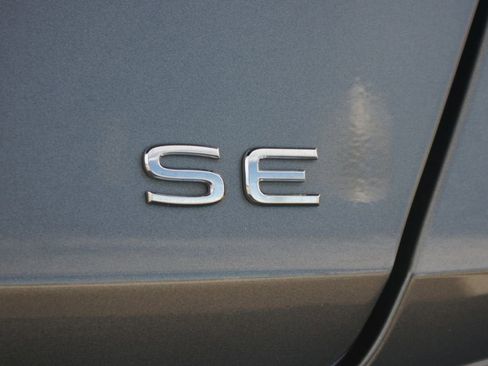 Used 2024 Volkswagen Jetta SE image 19