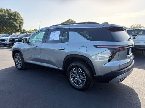 Certified 2025 Chevrolet Traverse LT AWD/4WD image 4