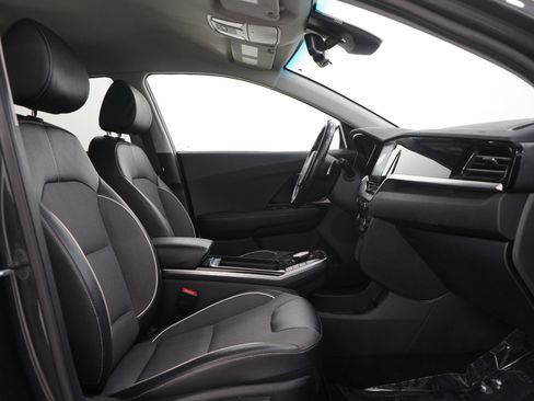 Used 2022 Kia Niro EX w/ Cold Weather Package image 11
