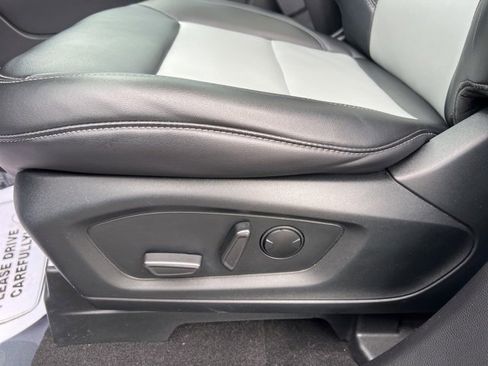 Used 2023 Ford Explorer XLT w/ Equipment Group 202A image 24