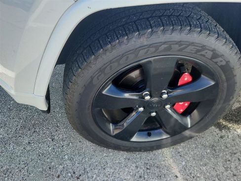 Used 2015 Jeep Grand Cherokee Altitude AWD/4WD image 7