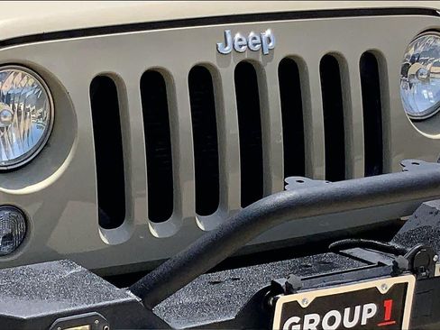 Used 2018 Jeep Wrangler Sport AWD/4WD image 26