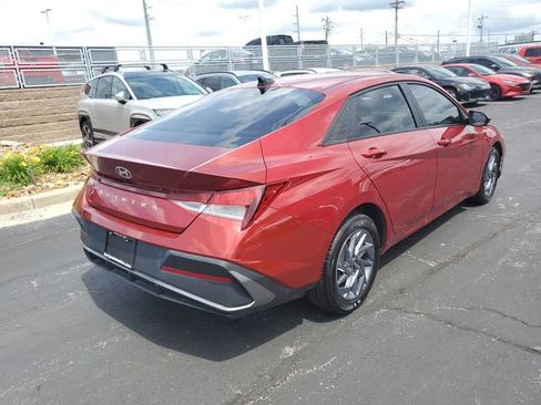 Used 2024 Hyundai Elantra SEL FWD image 4