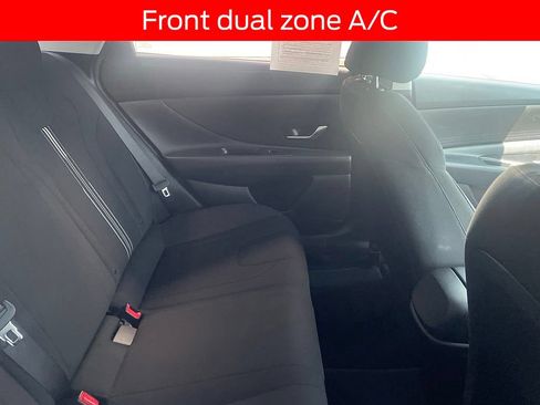Used 2022 Hyundai Elantra SEL FWD image 10