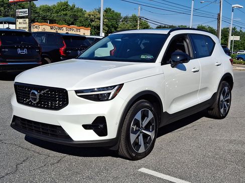 New 2026 Volvo XC40 B5 Plus w/ Protection Package Premier image 2