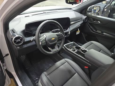 New 2026 Chevrolet Equinox LT w/ Convenience Package II AWD/4WD image 19