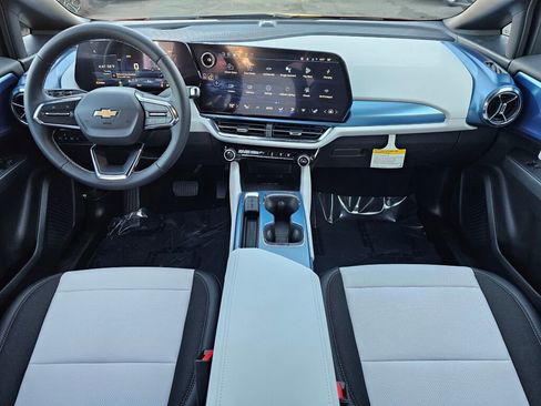 New 2026 Chevrolet Equinox EV LT image 9