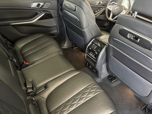 Used 2025 BMW X7 xDrive40i AWD/4WD image 29