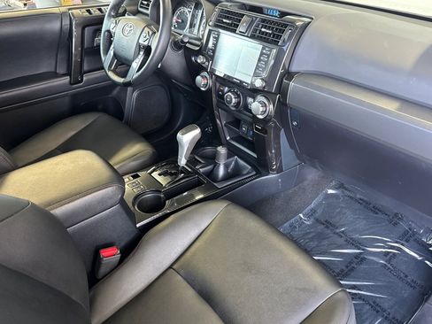 Certified 2023 Toyota 4Runner TRD Off-Road Premium w/ Moonroof Package AWD/4WD image 15